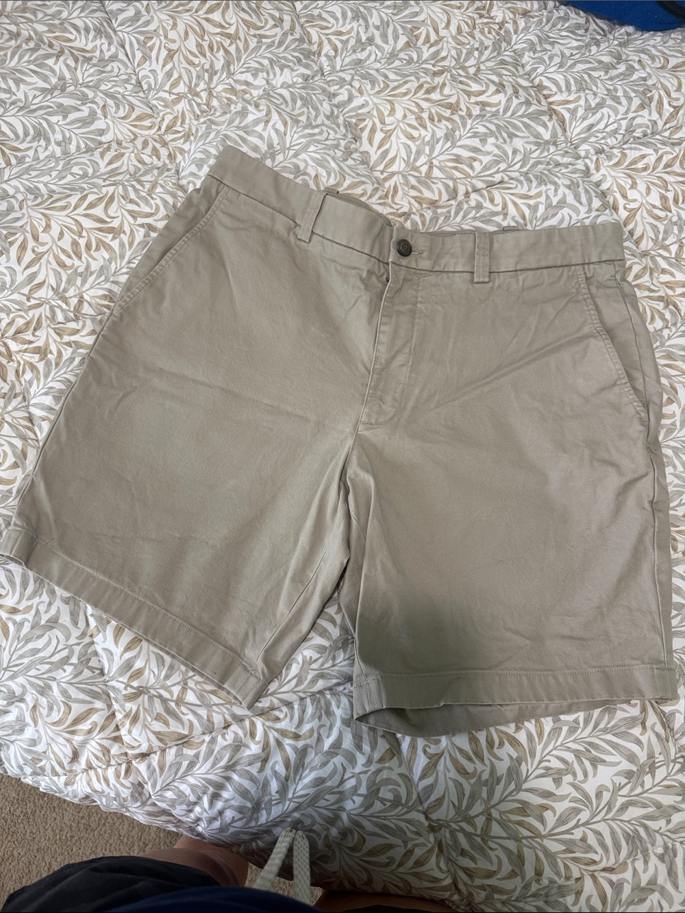 Duck Head Men's Flat Front Shorts in Khaki